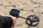 Preview: Metalldetektor XP IconX mit 28cm Suchspule und MI-6 Pinpointer Detailbild Outdoor Sand